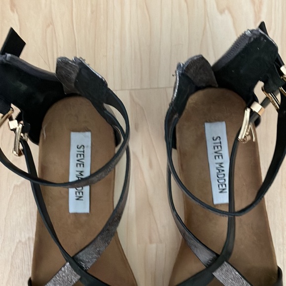 Steve Madden - Picture 2 of 3